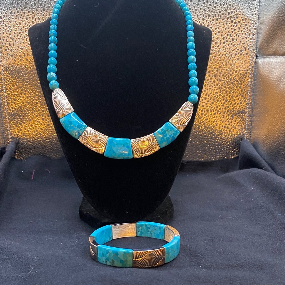 Howlite and Silver Women's Necklace and Bracelet Set - Picture 2 of 7